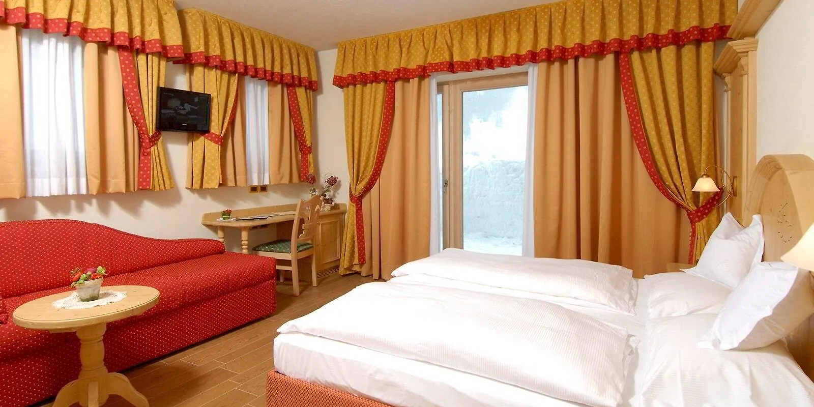 Hotel Paradiso Livigno 4*,
