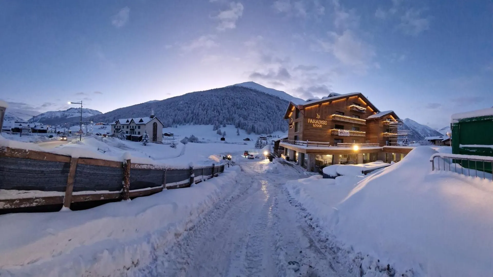 Paradise Lodge Ливиньо Отель