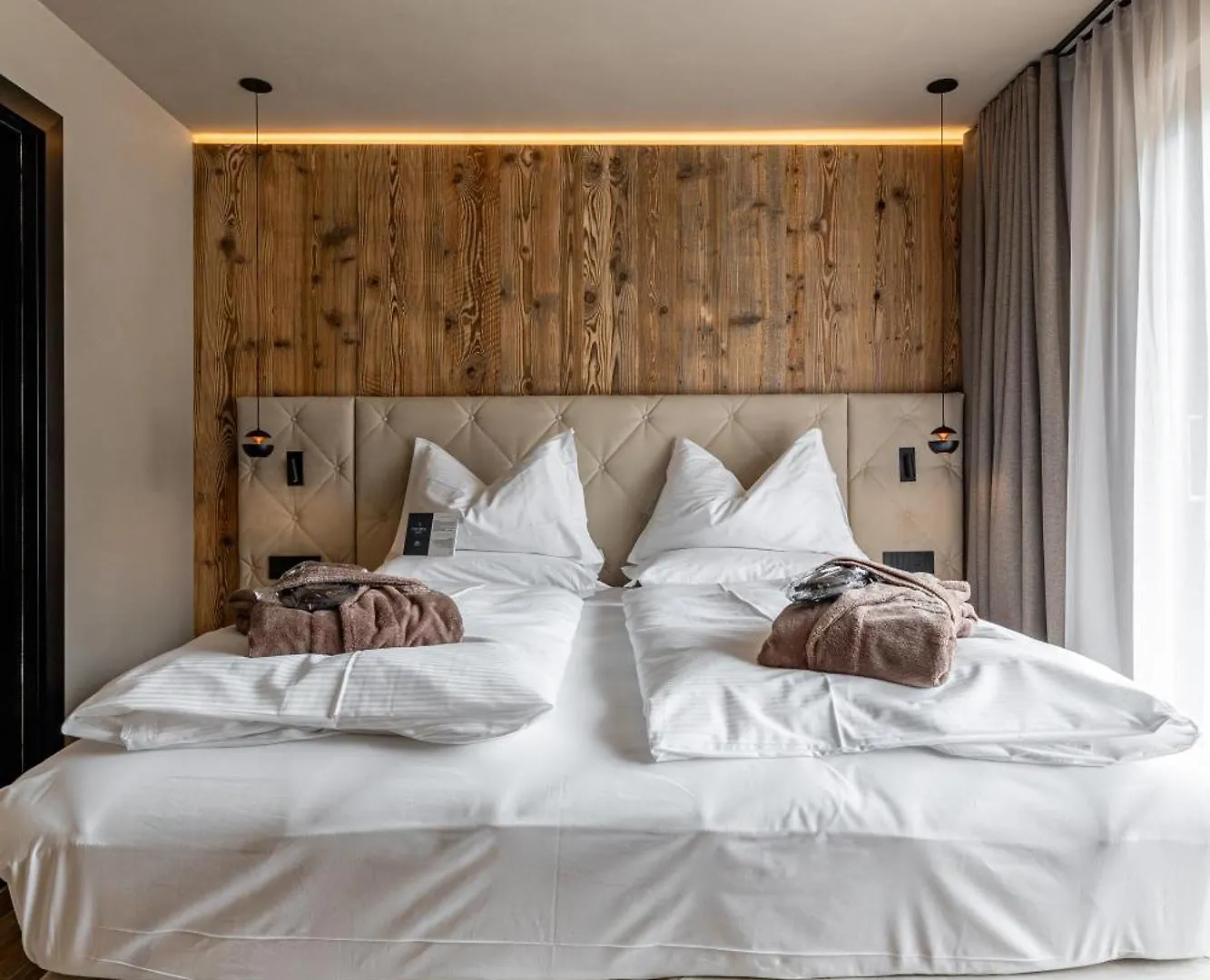 Paradise Lodge Ливиньо Отель